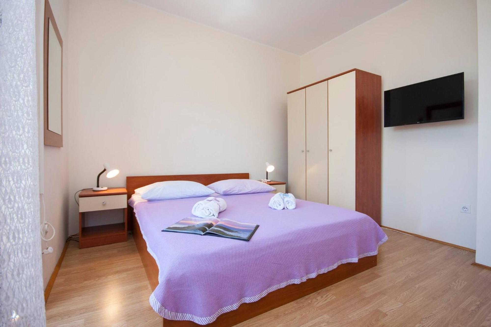 Family Apartments & Rooms Mikelin Primošten Exterior foto